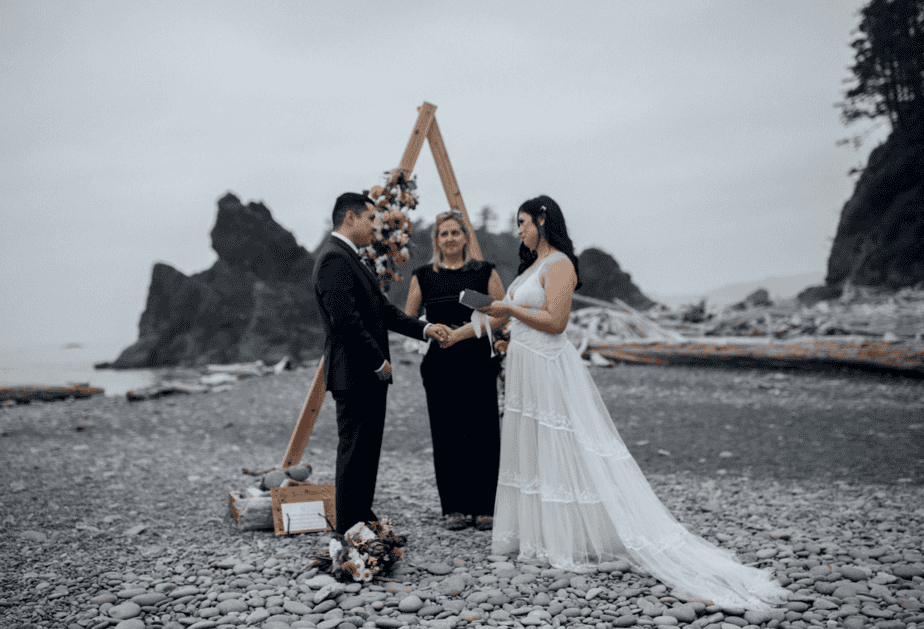 Elopement ceremony on Ruby Beach in Forks, Washington.